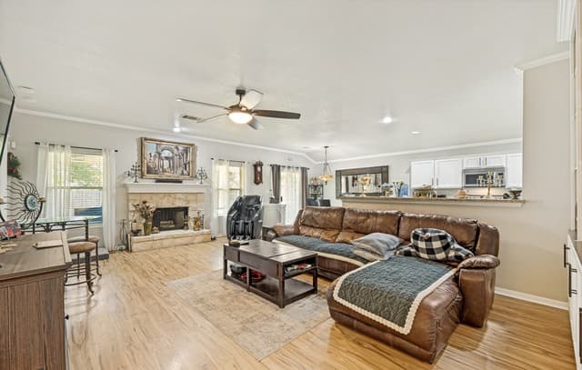 4-bedroom rental at 137 Hidden Cave in Cibolo, TX — photo 4
