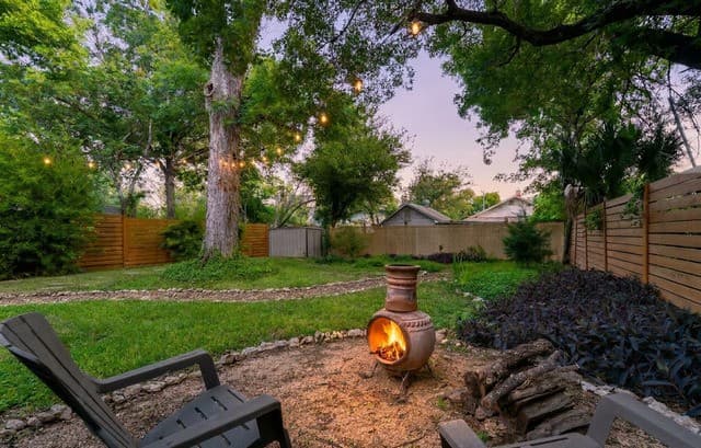 2-bedroom rental at 608 E Mistletoe in San Antonio, TX — photo 3