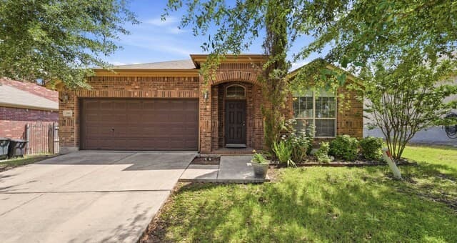 4-bedroom rental at 6069 Covers Cv in Schertz, TX — photo 2