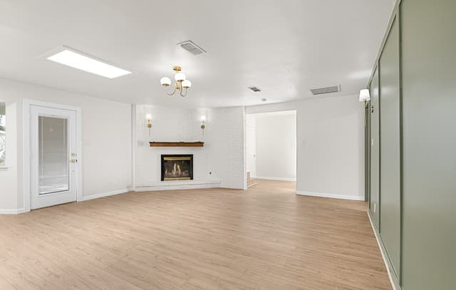 4-bedroom rental at 301 Sagecrest Dr in San Antonio, TX — photo 3
