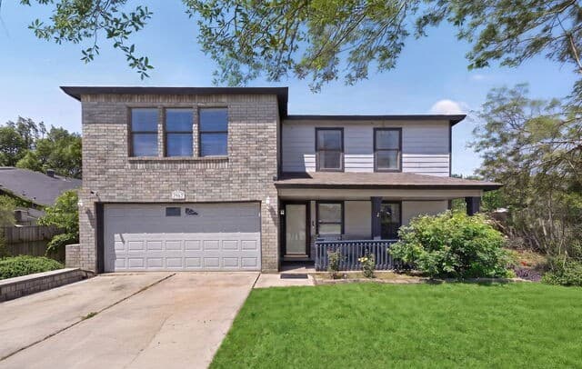 4-bedroom rental at 7967 Pepper Trail in San Antonio, TX — photo 1