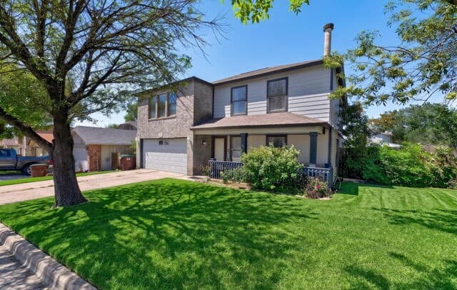 4-bedroom rental at 7967 Pepper Trail in San Antonio, TX — photo 2