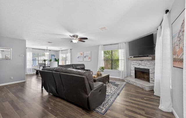 4-bedroom rental at 7967 Pepper Trail in San Antonio, TX — photo 4