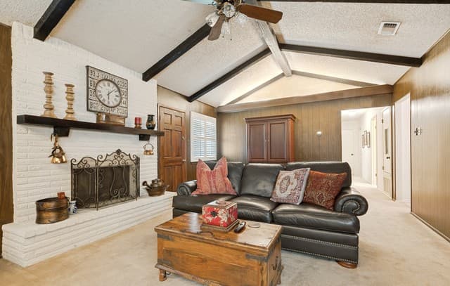 3-bedroom rental at 5819 Dean Martin St in San Antonio, TX — photo 4