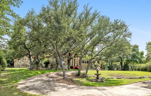 4-bedroom rental at 302 Cotton Cloud in San Antonio, TX — photo 2