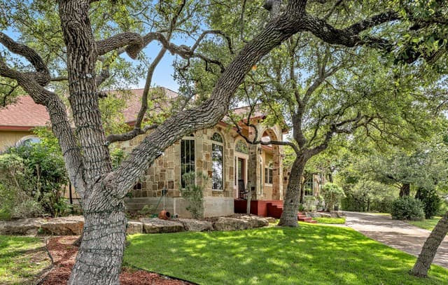 4-bedroom rental at 302 Cotton Cloud in San Antonio, TX — photo 4