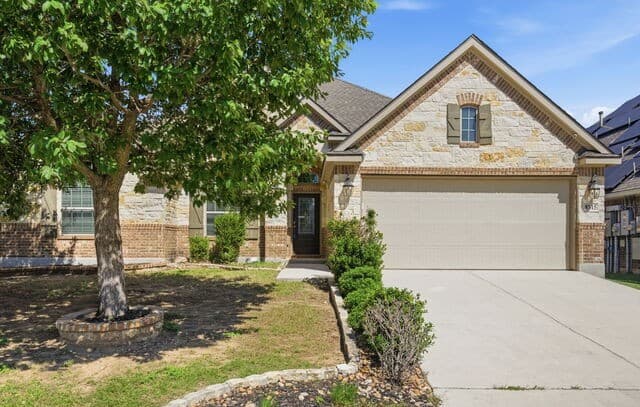 4-bedroom rental at 8815 Hideout Bnd in San Antonio, TX — photo 1