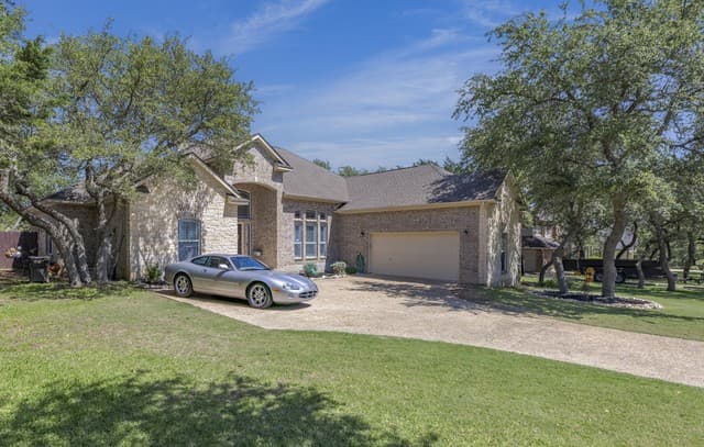 3-bedroom rental at 25907 Hootananny in San Antonio, TX — photo 2