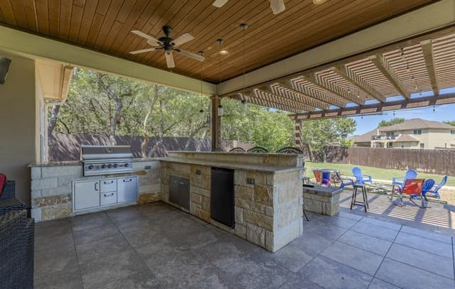 3-bedroom rental at 25907 Hootananny in San Antonio, TX — photo 3