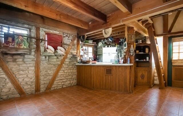 0rental at 221 Apacheria Pass W in Comfort, TX — photo 4
