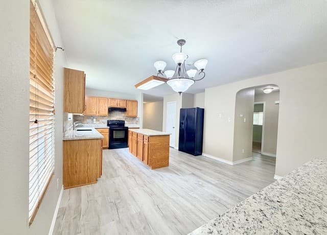 3-bedroom rental at 7630 Presidio Creek in Boerne, TX — photo 2