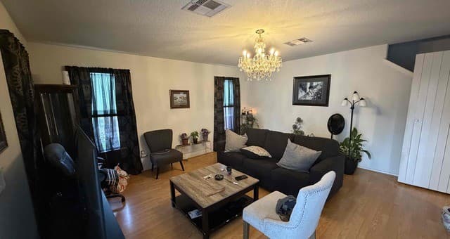 5-bedroom rental at 3830 Bosque Seco in San Antonio, TX — photo 2