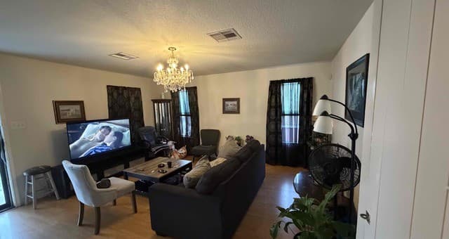 5-bedroom rental at 3830 Bosque Seco in San Antonio, TX — photo 3