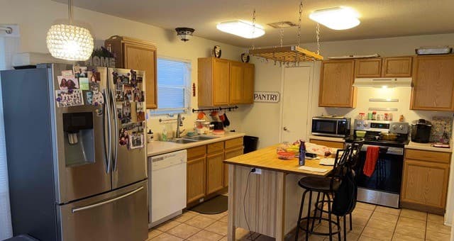 5-bedroom rental at 3830 Bosque Seco in San Antonio, TX — photo 4
