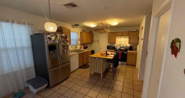 5-bedroom rental at 3830 Bosque Seco in San Antonio, TX — photo 5