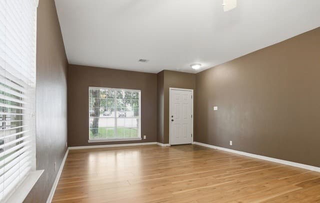 3-bedroom rental at 23645 Silver Crk in San Antonio, TX — photo 3
