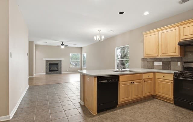 3-bedroom rental at 23645 Silver Crk in San Antonio, TX — photo 5