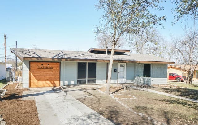 3-bedroom rental at 119 Sullivan Dr in San Antonio, TX — photo 2