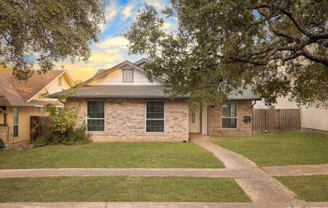 3-bedroom rental at 12130 Magnolia Blossom St in San Antonio, TX — photo 3