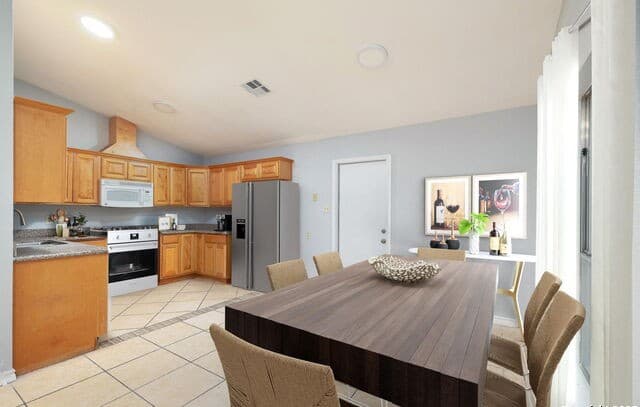 3-bedroom rental at 12130 Magnolia Blossom St in San Antonio, TX — photo 5