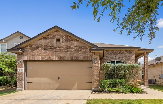 3-bedroom rental at 8818 Creager Cyn in San Antonio, TX — photo 1