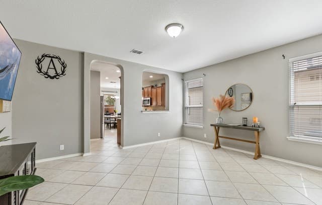 3-bedroom rental at 8818 Creager Cyn in San Antonio, TX — photo 5