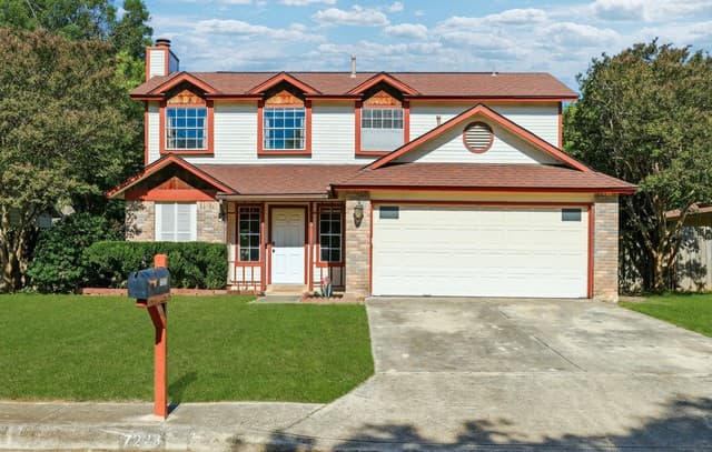 3-bedroom rental at 7223 Pine Br in San Antonio, TX — photo 1