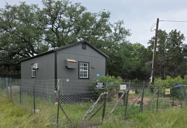 1-bedroom rental at 154 Grandview Cir in Bandera, TX — photo 2