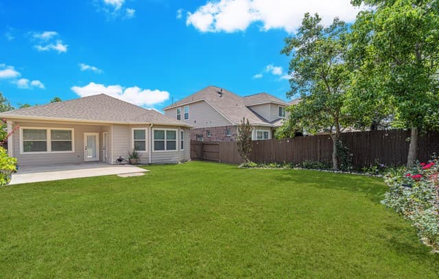 3-bedroom rental at 21923 Caprock Cyn in San Antonio, TX — photo 2