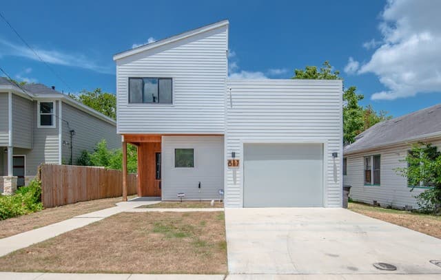3-bedroom rental at 817 Potomac in San Antonio, TX — photo 2