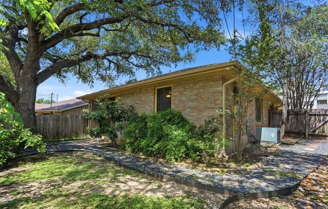 3-bedroom rental at 111 Pike Rd in San Antonio, TX — photo 1
