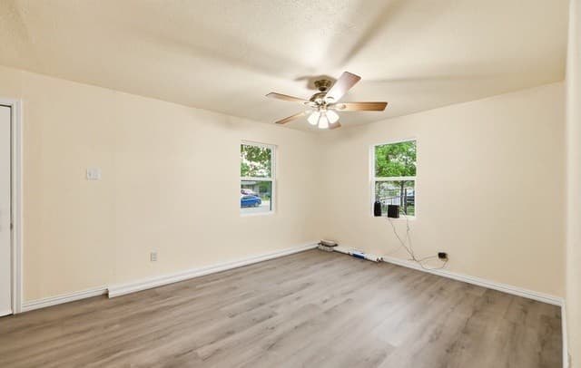 3-bedroom rental at 715 W Vestal Pl in San Antonio, TX — photo 4