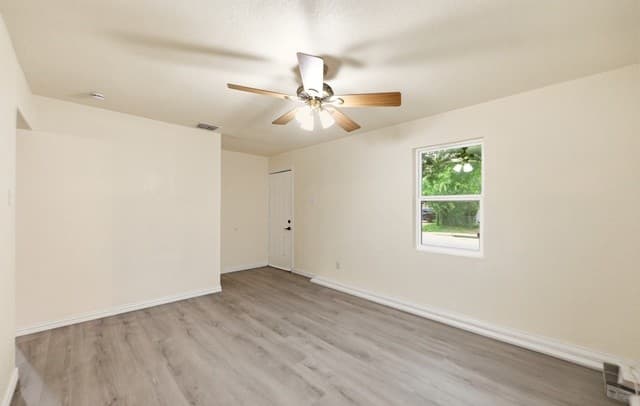 3-bedroom rental at 715 W Vestal Pl in San Antonio, TX — photo 5