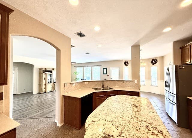 4-bedroom rental at 8139 Rockwell Vista in San Antonio, TX — photo 1