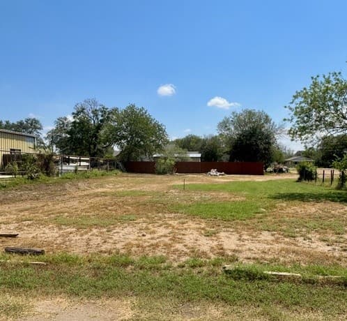 home for sale at 00 Renfro in Devine TX