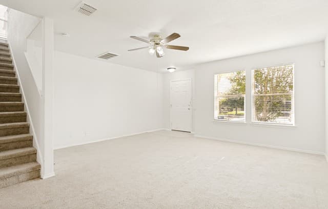 4-bedroom rental at 2338 Camberly Vw in Converse, TX — photo 2