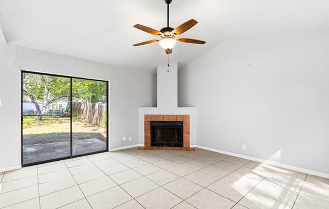 3-bedroom rental at 4001 Prairie Sun in San Antonio, TX — photo 2