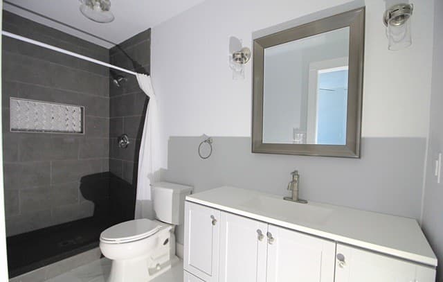 2-bedroom rental at 707 S Olive St Unit A in San Antonio, TX — photo 2