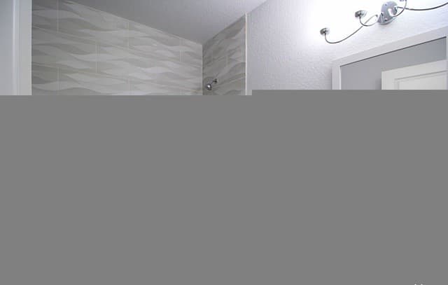 2-bedroom rental at 707 S Olive St Unit A in San Antonio, TX — photo 3