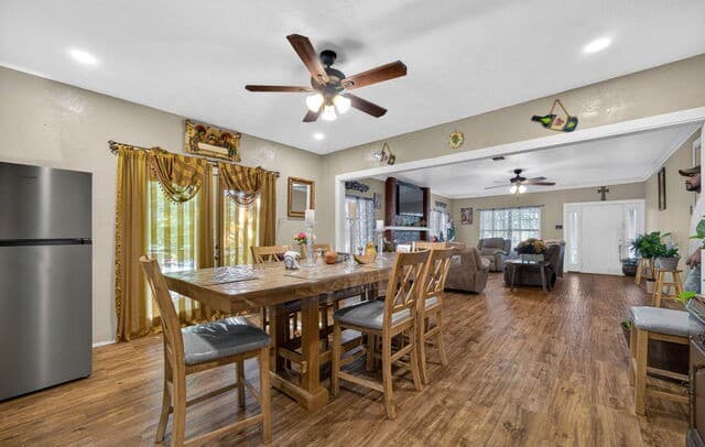 4-bedroom rental at 512 Stratford Ct in San Antonio, TX — photo 5