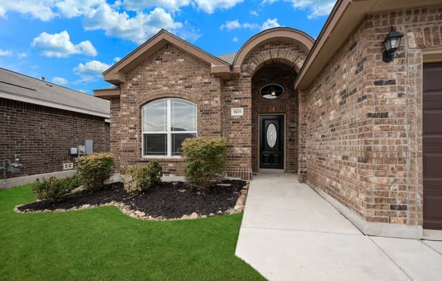 3-bedroom rental at 9839 Bricewood Cove in San Antonio, TX — photo 2