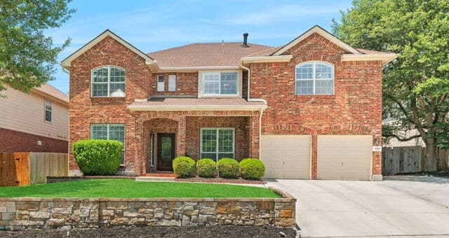 6-bedroom rental at 410 Midway Crst in San Antonio, TX — photo 1