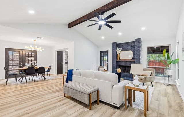 3-bedroom rental at 110 Crystal Cyn in Universal City, TX — photo 4