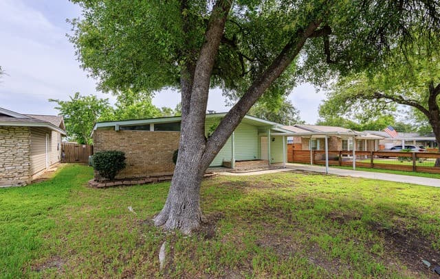 4-bedroom rental at 4402 Bright Sun St in San Antonio, TX — photo 2