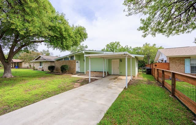 4-bedroom rental at 4402 Bright Sun St in San Antonio, TX — photo 3