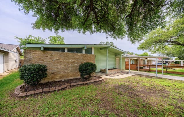 4-bedroom rental at 4402 Bright Sun St in San Antonio, TX — photo 4