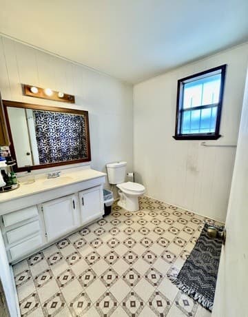 3-bedroom rental at 216 N San Gabriel Ave in San Antonio, TX — photo 4