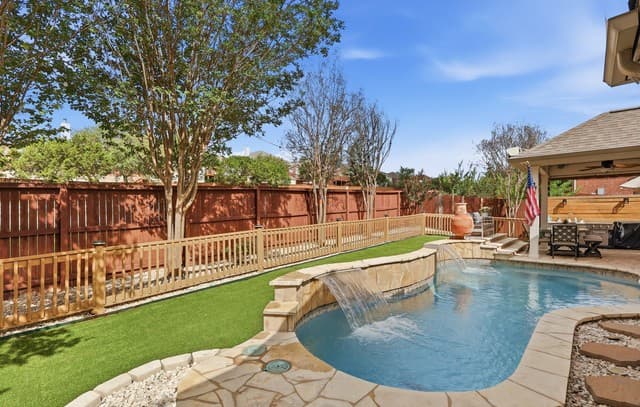 3-bedroom rental at 8306 Setting Moon in San Antonio, TX — photo 2