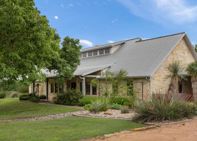 2-bedroom rental at 1163 Big Bend Ln in Fredericksburg, TX — photo 1