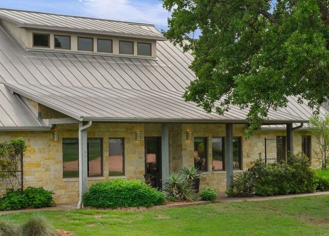 2-bedroom rental at 1163 Big Bend Ln in Fredericksburg, TX — photo 2